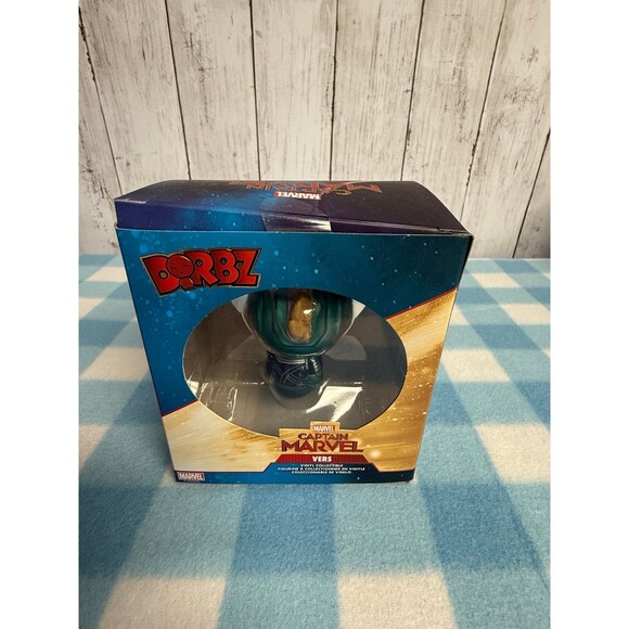 Funko Dorbz Marvel Captain Marvel Vers Funko Limited Edition Exclusive #481 NIB - Picture 4 of 5